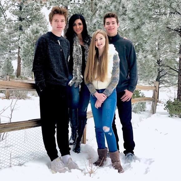 Meet your Posher, Racquel - Picture 1 of 1